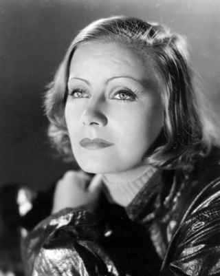 Illustration for article titled Eyeliner and Liner Notes: The 1930s